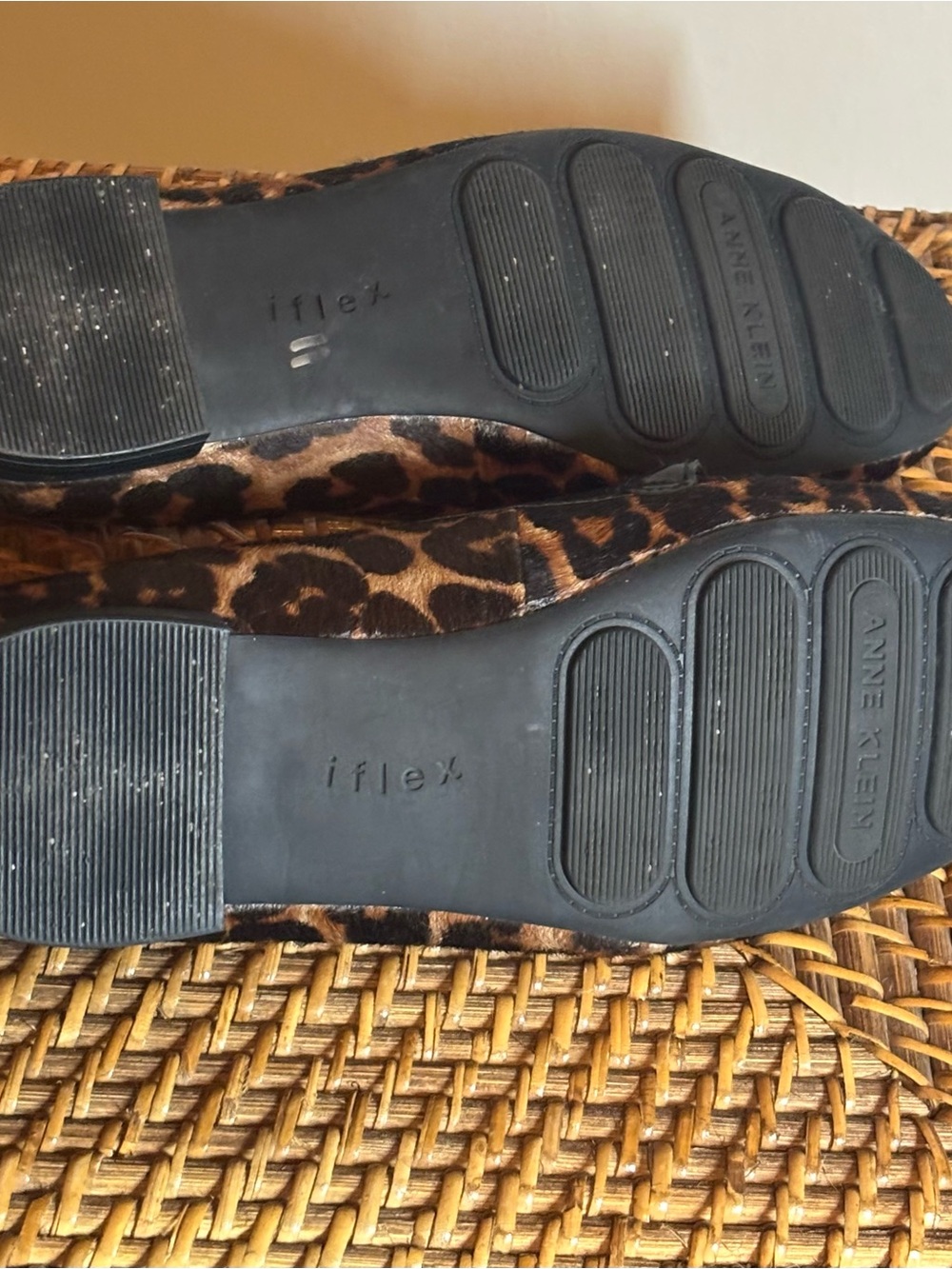 Anne Klein iflex Leopard Print Loafers with Gold Ring, size 9 - Picture 6 of 10